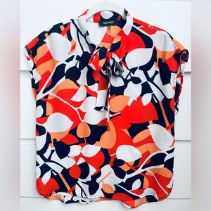 Nine West Women's Fashion Leaf Print Pattern Top Blouse Ribbon Bow Tie V-Neck